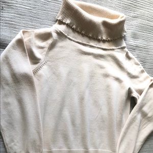 Women’s Ivory Turtleneck-A10